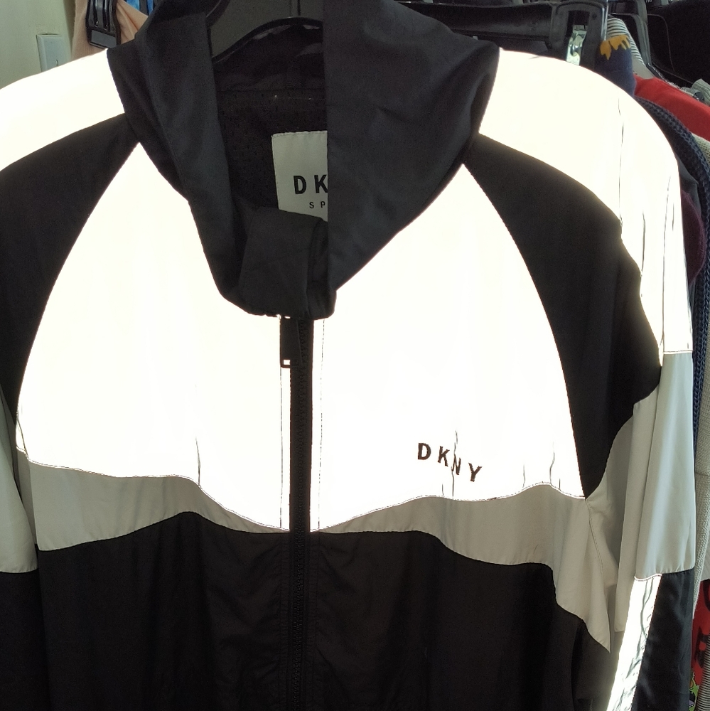 Dnky brand-new wind breaker jacket xxl